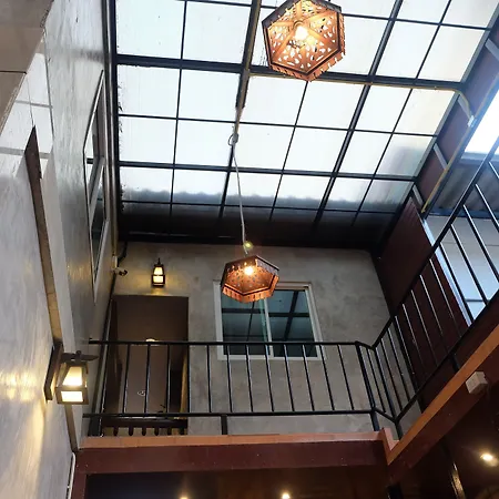 14 Plus 1 Hotel